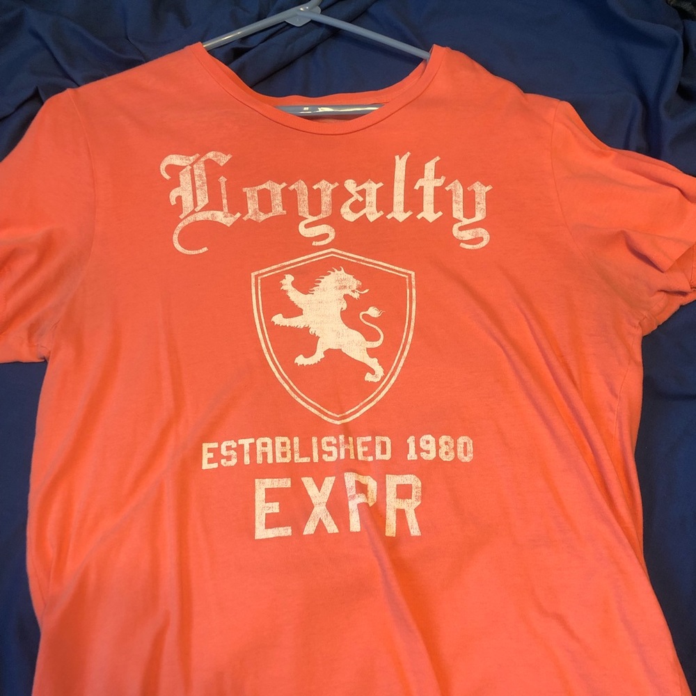 Express Men’s Pink Graphic Tee